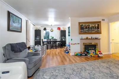 9551 Via Ricardo, Burbank, CA 91504 - Photo 5