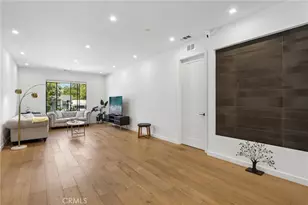 17812 Bromley Ct, Encino, CA 91316 - Photo 9