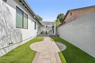 17812 Bromley Ct, Encino, CA 91316 - Photo 37
