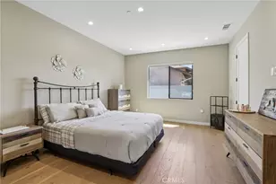17812 Bromley Ct, Encino, CA 91316 - Photo 19