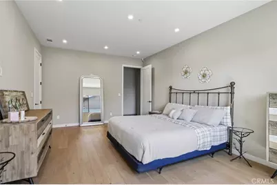 17812 Bromley Court, Encino, CA 91316 - Photo 25