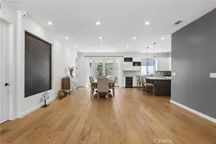 17812 Bromley Ct, Encino, CA 91316 - Photo 7