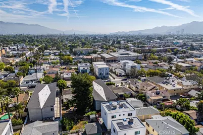 5743 Case, North Hollywood, CA 91601 - Photo 55