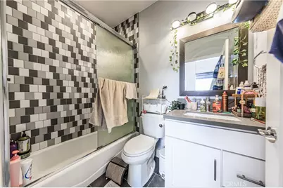 5743 Case, North Hollywood, CA 91601 - Photo 43