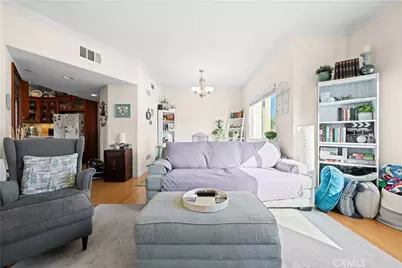 626 E Orange Grove Avenue #301, Burbank, CA 91501 - Photo 5