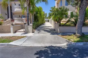 921 E Elmwood Ave, Burbank, CA 91501 - Photo 39