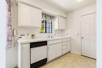 921 E Elmwood Avenue, Burbank, CA 91501 - Photo 5