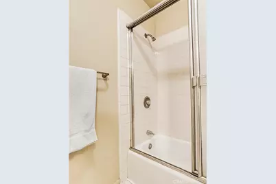 921 E Elmwood Avenue, Burbank, CA 91501 - Photo 21
