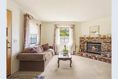 921 E Elmwood Avenue, Burbank, CA 91501 - Photo 11