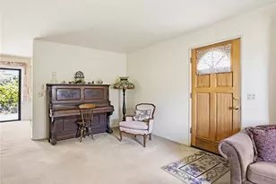 921 E Elmwood Ave, Burbank, CA 91501 - Photo 13