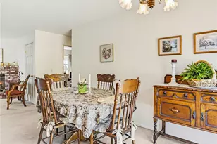921 E Elmwood Ave, Burbank, CA 91501 - Photo 9