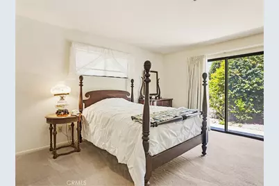 921 E Elmwood Avenue, Burbank, CA 91501 - Photo 15