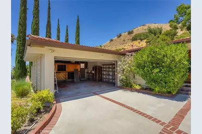 10087 Sully Drive, Los Angeles, CA 91352 - Photo 5