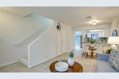 305 E Valencia Avenue #R, Burbank, CA 91502 - Photo 3