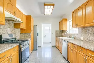 14260 Kittridge St, Van Nuys, CA 91405 - Photo 9