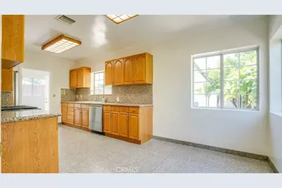 14260 Kittridge Street, Van Nuys, CA 91405 - Photo 7