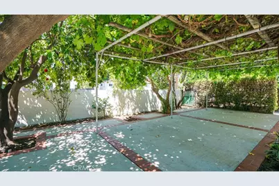 14260 Kittridge Street, Van Nuys, CA 91405 - Photo 25