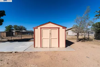 21019 Rambling, Apple Valley, CA 92308 - Photo 17