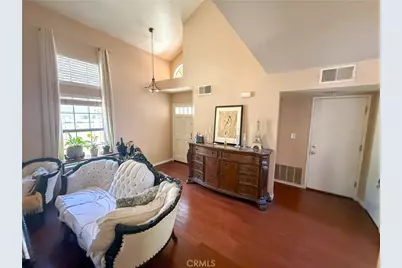 28982 Sam Place, Canyon Country, CA 91387 - Photo 5