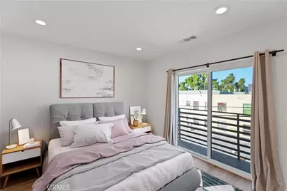 1724 Menlo Avenue, Los Angeles, CA 90006 - Photo 9