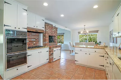 640 S Parish Place, Burbank, CA 91506 - Photo 11