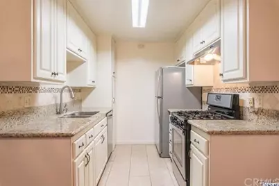 601 E Orange Grove #103, Burbank, CA 91501 - Photo 3