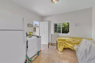 18352 Bessemer, Tarzana, CA 91335 - Photo 43