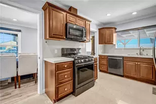 8139 Jellico Ave, Northridge, CA 91325 - Photo 5