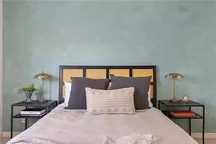22133 Burbank Blvd, Woodland Hills, CA 91367 - Photo 17