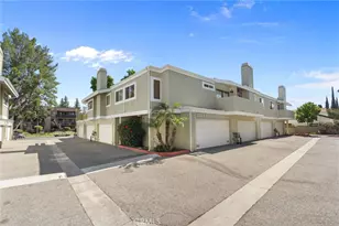 22133 Burbank Blvd, Woodland Hills, CA 91367 - Photo 25