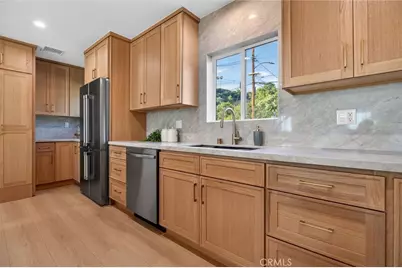 9970 Milano, Los Angeles, CA 91352 - Photo 19
