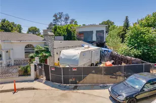 4463 Bellflower Ave, West Toluca Lake, CA 91602 - Photo 25