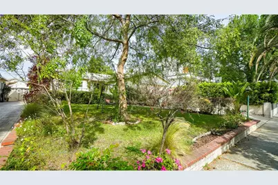 5055 Willowcrest, North Hollywood, CA 91601 - Photo 3