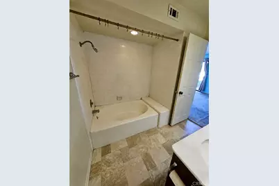 365 W Alameda, Burbank, CA 91506 - Photo 17