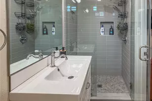432 N Beachwood Dr, Burbank, CA 91506 - Photo 41
