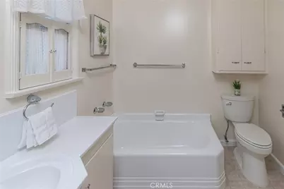 432 N Beachwood Drive, Burbank, CA 91506 - Photo 23