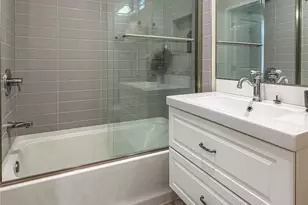 432 N Beachwood Dr, Burbank, CA 91506 - Photo 45