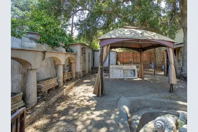 8618 La Tuna Canyon Road, Los Angeles, CA 91352 - Photo 29