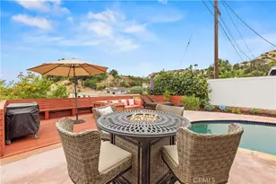 8407 Broadacre Dr, Los Angeles, CA 91352 - Photo 33