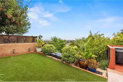 8407 Broadacre Drive, Los Angeles, CA 91352 - Photo 31