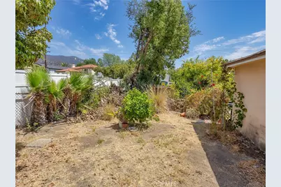 524 S Bel Aire Drive, Burbank, CA 91501 - Photo 31