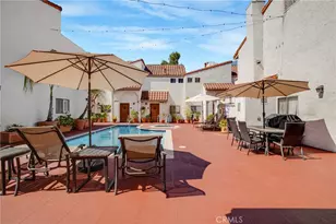 10926 Bluffside Dr, Studio City, CA 91604 - Photo 27
