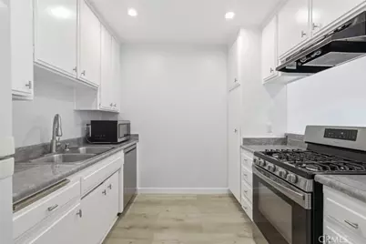 6245 Woodman Avenue #209, Los Angeles, CA 91401 - Photo 11