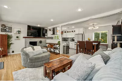 7032 Fallbrook, Los Angeles, CA 91307 - Photo 5