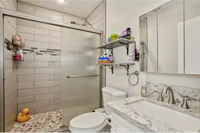 7032 Fallbrook, Los Angeles, CA 91307 - Photo 21
