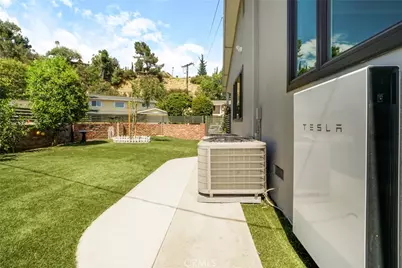 7982 Sangamon, Los Angeles, CA 91352 - Photo 39