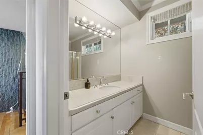 260 Kempton, Glendale, CA 91202 - Photo 17