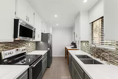 1045 N Kings #107, West Hollywood, CA 90069 - Photo 9