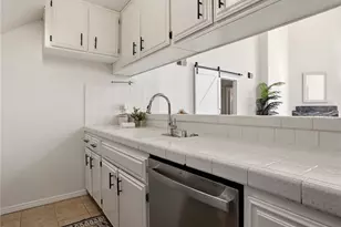 11044 Acama St, Studio City, CA 91602 - Photo 9