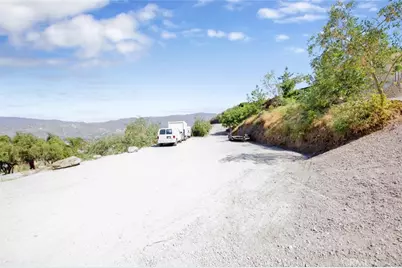 10200 Willow Springs Lane, Sunland, CA 91040 - Photo 11